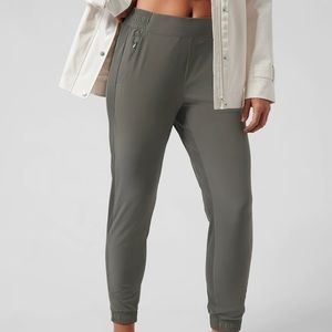 Athleta Brooklyn Jogger (Size 4)